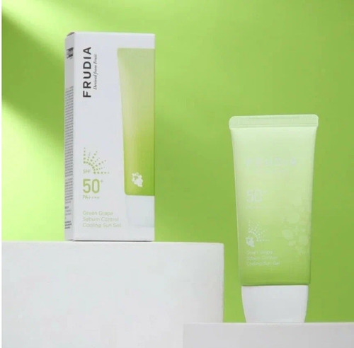 FRUDIA Солнцезащитный гель Охлаждающий SPF50+/PA+++ Green Grape Sebum Control Cooling Sun Gel 50 гр