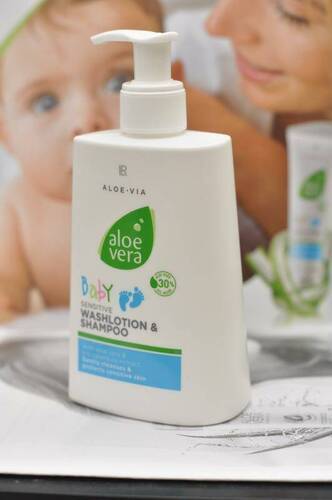 LR ALOE VIA  Aloe Vera Baby Детский шампунь-гель для чувствительной кожи 250 мл