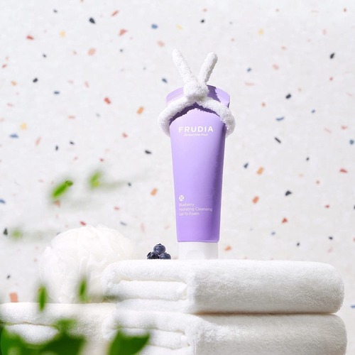 FRUDIA Гель-пенка Увлажняющая с экстрактом черники, Blueberry Hydrating Cleansing Gel To Foam 145 мл
