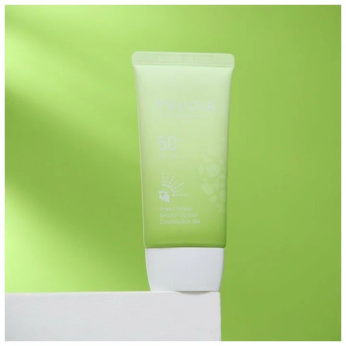 FRUDIA Солнцезащитный гель Охлаждающий SPF50+/PA+++ Green Grape Sebum Control Cooling Sun Gel 50 гр
