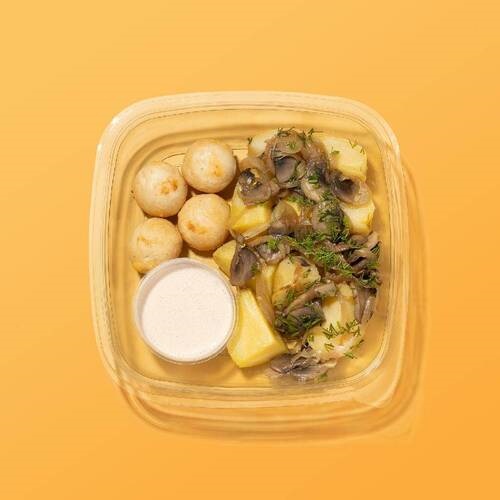 Tasty, Сырные чикен-болы с бэйби картофелем, грибами и луком с фирменным соусом, 250 гр