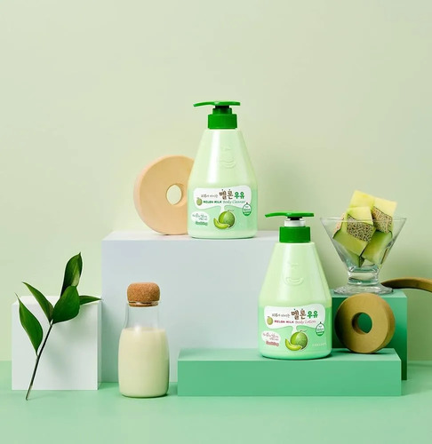 Welcos Kwailnara Melon Milk Body Lotion, Лосьон для тела с дынным молоком 560 мл