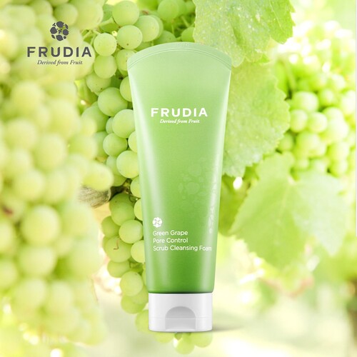 FRUDIA Пенка-скраб для умывания с экстрактом винограда, Green Grape Pore Control Scrub